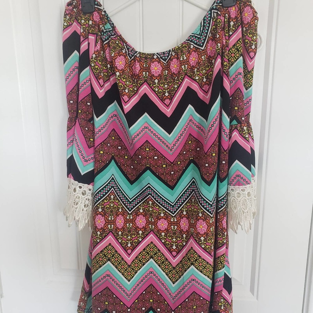 WinWin Colorful Chevron quarter sleeve tunic size S-M